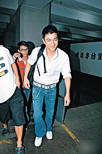 日前，50歲的劉德華公開承認妻子45歲成功受孕的消息本已引起諸多市民的熱議，而緊接著他又承認妻子成功受孕得益于醫(yī)療人工干預技術(shù)，這則消息一公布，更引起了人們的廣泛關(guān)注。